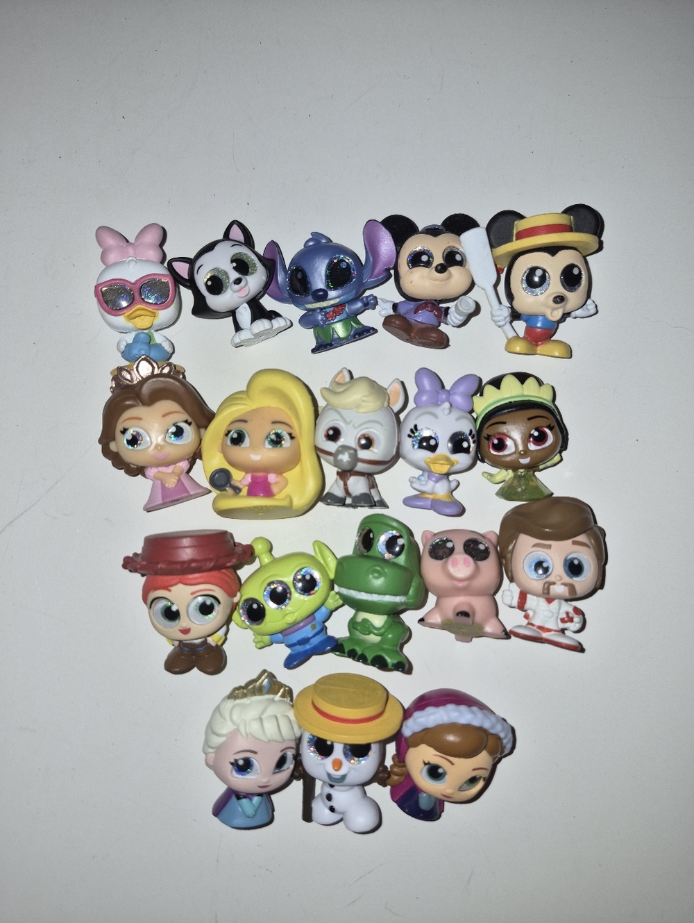Just Play Disney Doorables Toys Mixed Series Lot 18 Figures